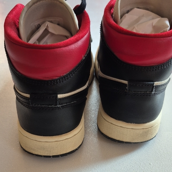 Pre-owned NIKE AirJordans Womens Athletic Tennis Shoes - Picture 3 of 15